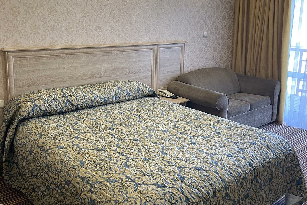 Гостиница Земляничные Холмы Южно-Сахалинск-77