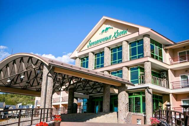 Гостиница Земляничные Холмы Южно-Сахалинск-37