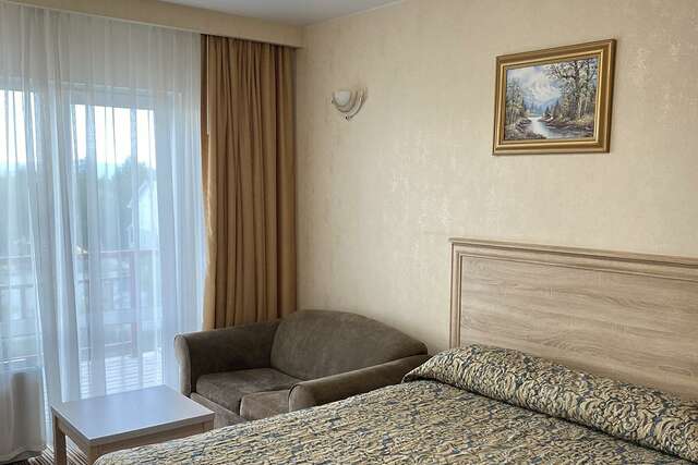 Гостиница Земляничные Холмы Южно-Сахалинск-98